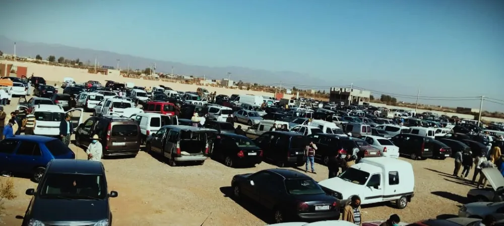 سوق السيارات بالجماعة