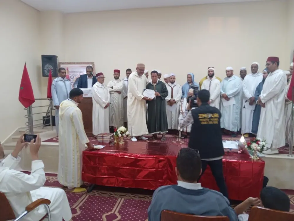 تتويج الفائزين في مسابقة حفظ القران الكريم