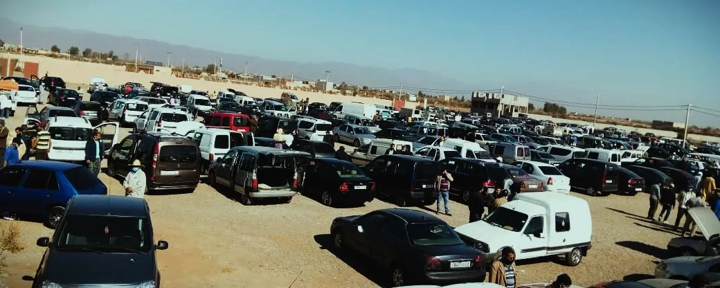 سوق السيارات بالجماعة